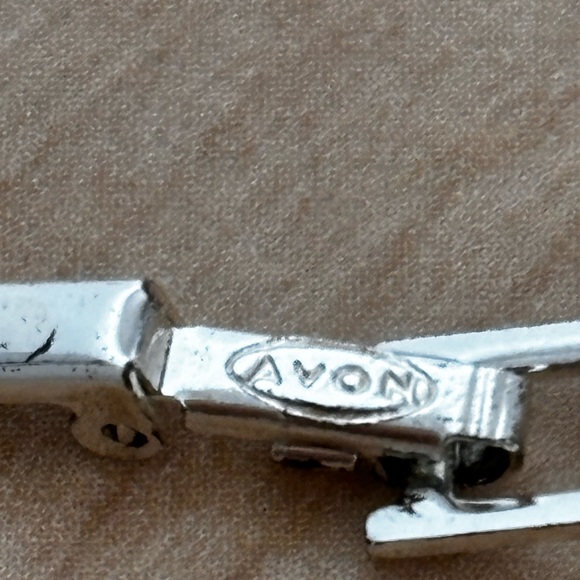 Avon pink & clear rhinestone bracelet/no missing stones/fits size 7 1/2 in wrist - Picture 8 of 9